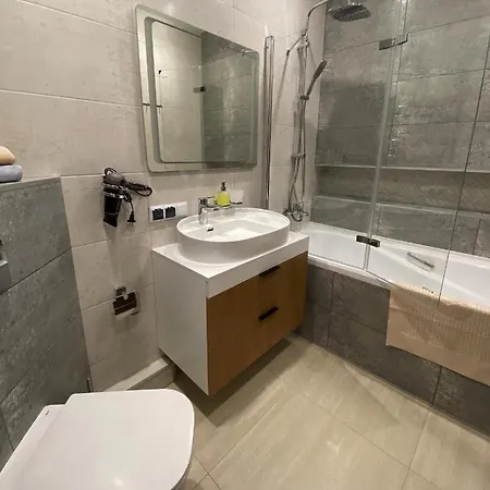 Центр &Vip Apartment & Жк Театральний & Жк Шевченка Парковка روفنو المظهر الخارجي الصورة