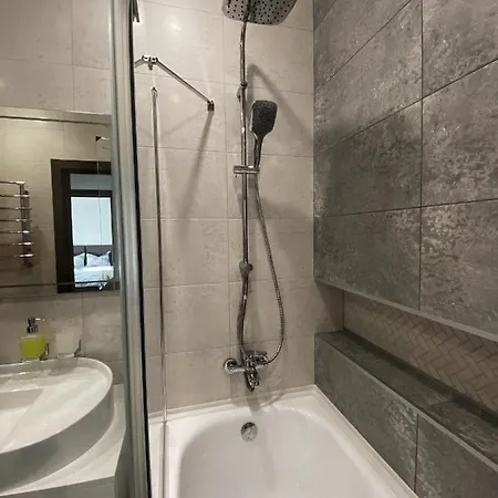 Центр &Vip Apartment & Жк Театральний & Жк Шевченка Парковка روفنو المظهر الخارجي الصورة